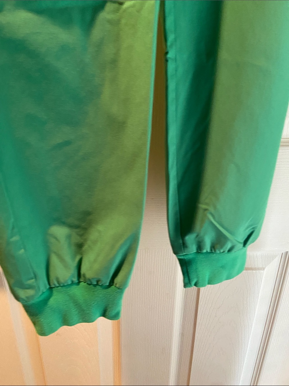 Figs Women's Scrub Set in Safety Green top small bottoms medium - Picture 7 of 12